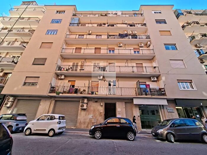 Appartamento quadrilocale in vendita in Via Cappuccini, Crotone