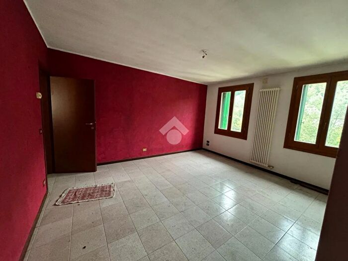 Appartamento bilocale in vendita in Via Ponte Capre, Torrebelvicino