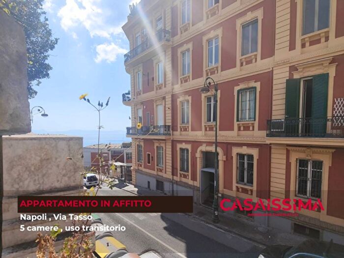 Appartamento con 5 locali in affitto in Via Torquato Tasso, Vomero, Napoli