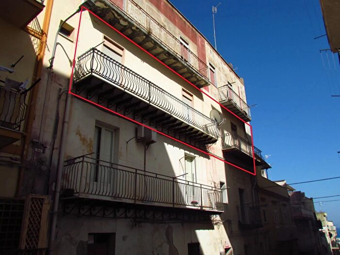 Appartamento con 8 locali in vendita in Via Mori Sciacca, Sciacca