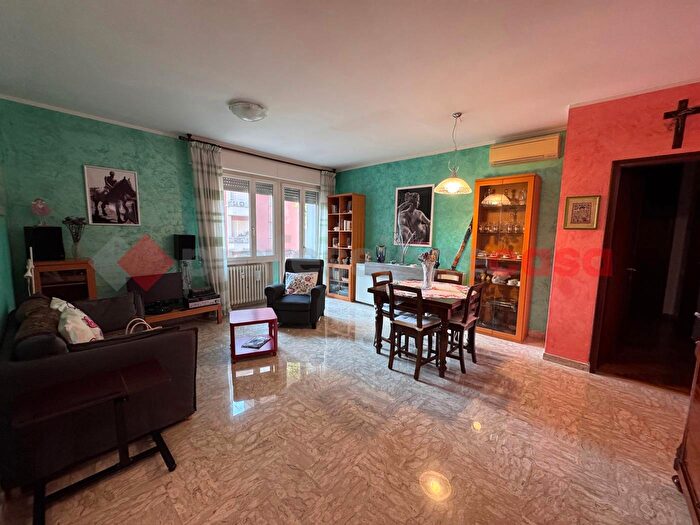 Appartamento con 5 locali in vendita in Via Brunete, Carpi