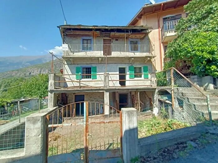 Casa trilocale in vendita in Frazione Estaod, Montjovet