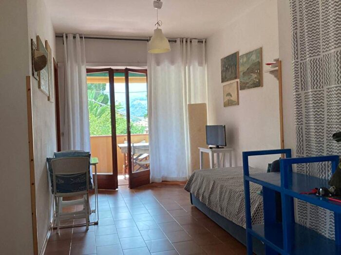 Appartamento trilocale in affitto in via del cotone, Centro, Marciana Marina