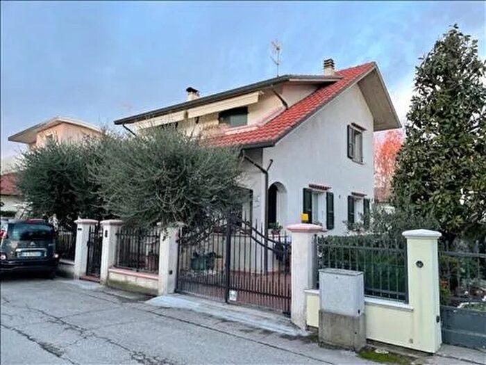 Casa quadrilocale in vendita in Cervia