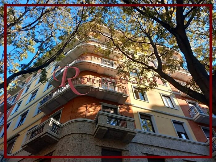 Appartamento bilocale in affitto in Via Teodosio, Milano