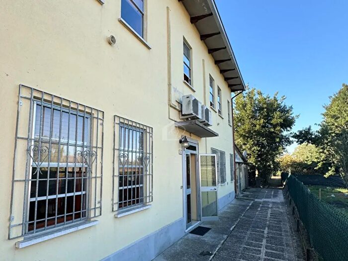 Casa quadrilocale in vendita in Suzzara