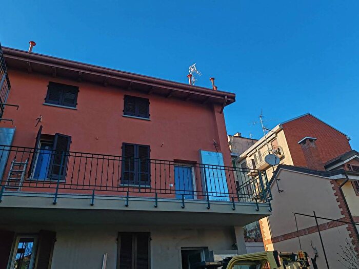 Appartamento trilocale in affitto in Via Siro Taddei, Baggio, Milano