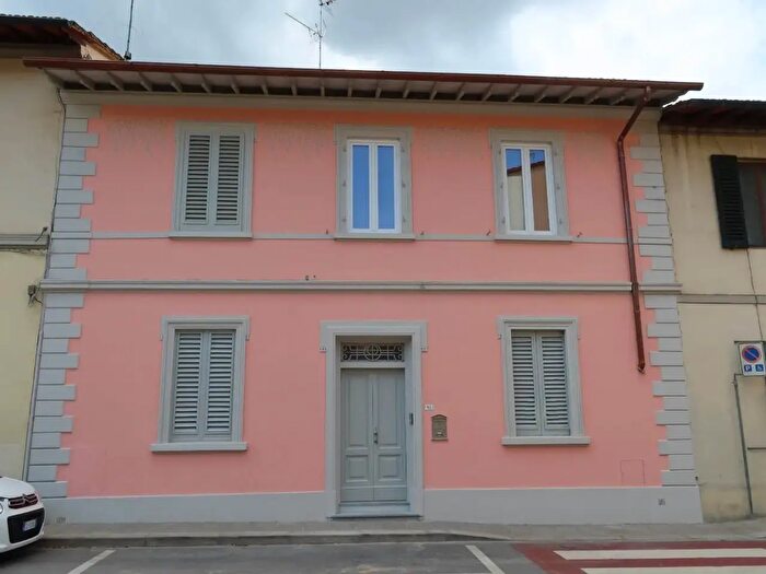Casa con 5 locali in vendita in Piazza Peruzzi, Bagno A Ripoli