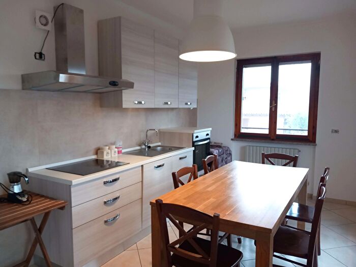 Appartamento quadrilocale in affitto in Porto Valtravaglia