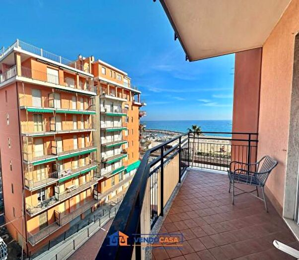 Appartamento trilocale in vendita in Corso Europa, Borghetto Santo Spirito