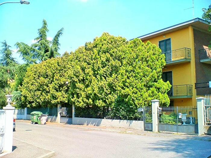 Casa quadrilocale in vendita in Piacenza