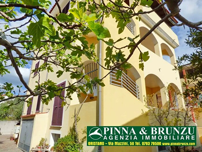 Casa con 10 locali in vendita in Siniscola