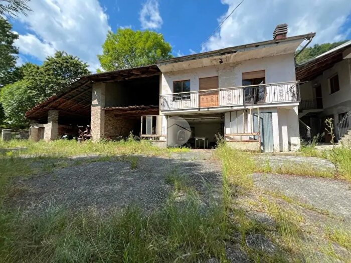 Casa quadrilocale in vendita in Via S Quirico, Barge