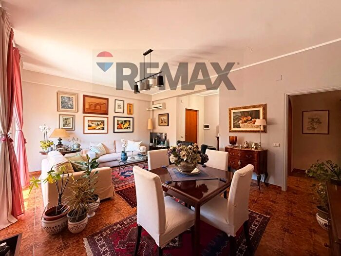 Appartamento con 5 locali in vendita in Via Tommaso Natale B, Palermo