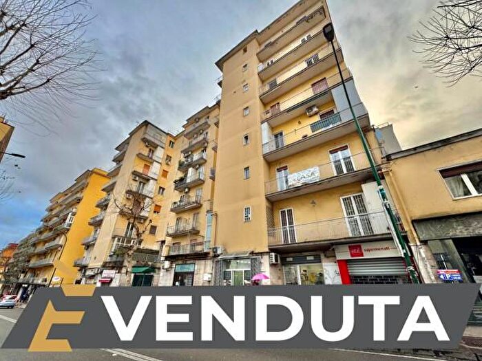 Appartamento quadrilocale in vendita in Via Bernardo Cavallino, Napoli