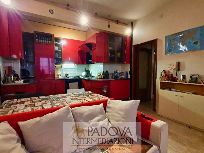 Appartamento trilocale in affitto in Via del Vescovado, Piazze Duomo, Padova