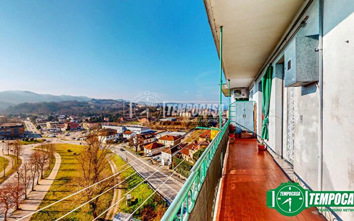 Appartamento con 5 locali in vendita in Strada Voltri, Ovada