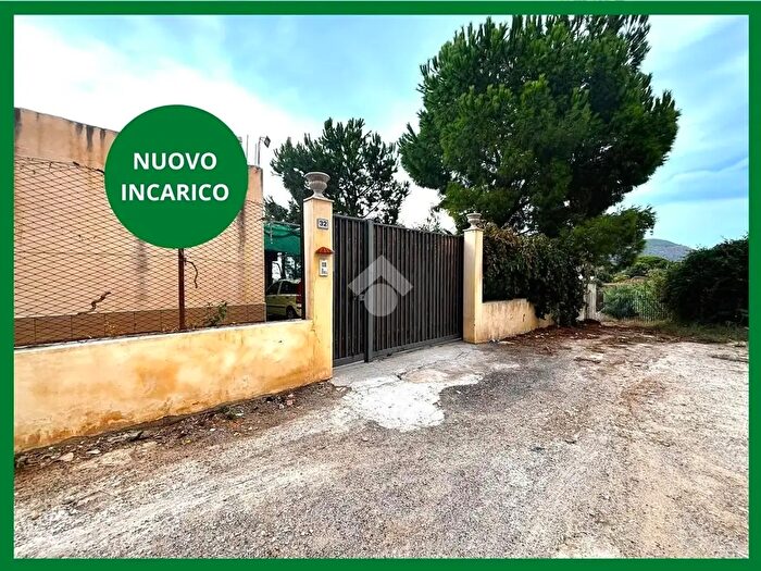 Casa con 6 locali in vendita in Via Strada Vicinale III Marino, Bagheria