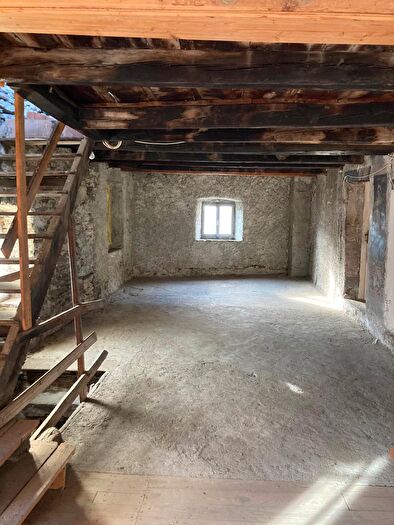 Casa con 10 locali in vendita in Cosio Valtellino