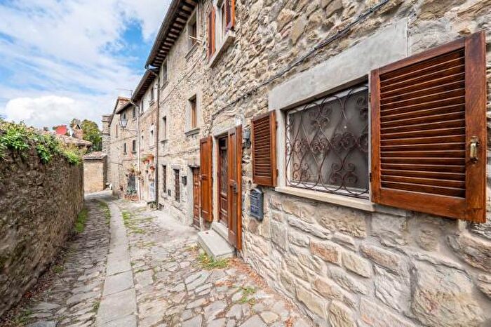 Appartamento con 5 locali in vendita in Via Orto della Cera, Cortona