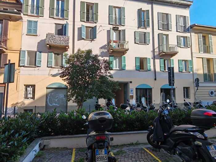 Appartamento trilocale in affitto in Via Orti, Quadronno Crocetta, Milano