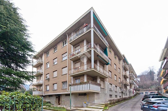 Appartamento quadrilocale in vendita in Via Luisa del Carretto, Torino