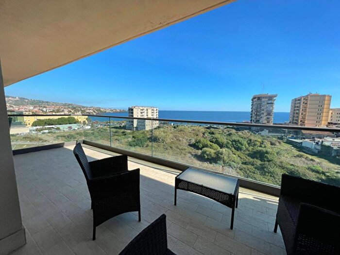 Appartamento quadrilocale in affitto in Piazza Nettuno, Rotolo, Catania