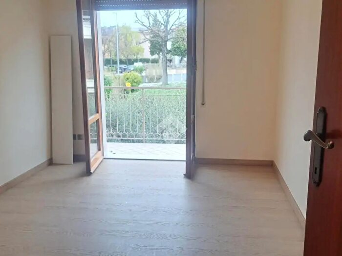 Appartamento quadrilocale in affitto in Via San Marino, Pesaro