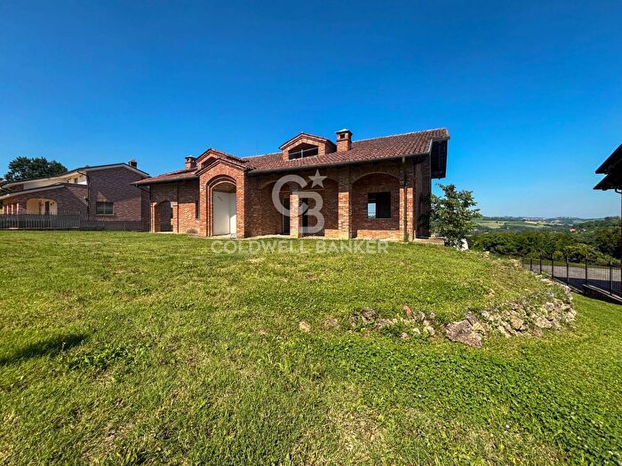 Casa con 8 locali in vendita in Strada Provinciale per Moncalvo, Altavilla Monferrato