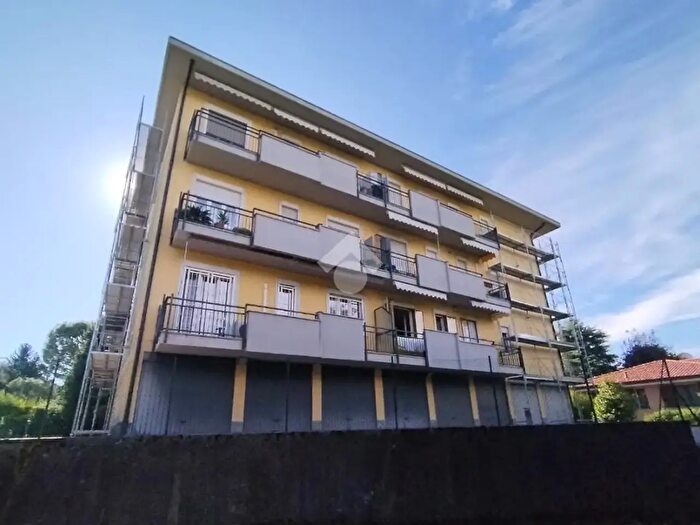 Appartamento trilocale in vendita in Via Ceppo, Merate