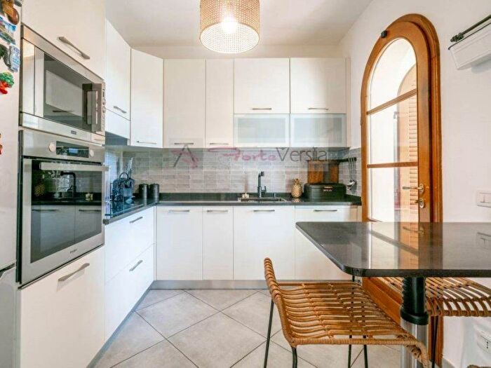 Casa con 6 locali in affitto in Via Cugnia, Ripa Pozzi Querceta Ponterosso, Seravezza