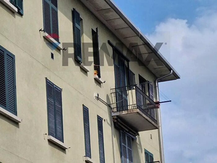 Appartamento trilocale in vendita in Via Ferraris, Varese