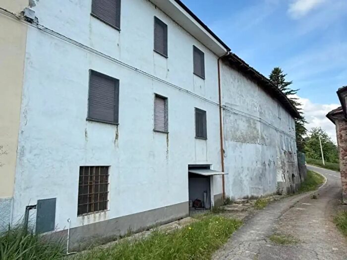 Casa con 8 locali in vendita in Via San Rocco, Gabiano