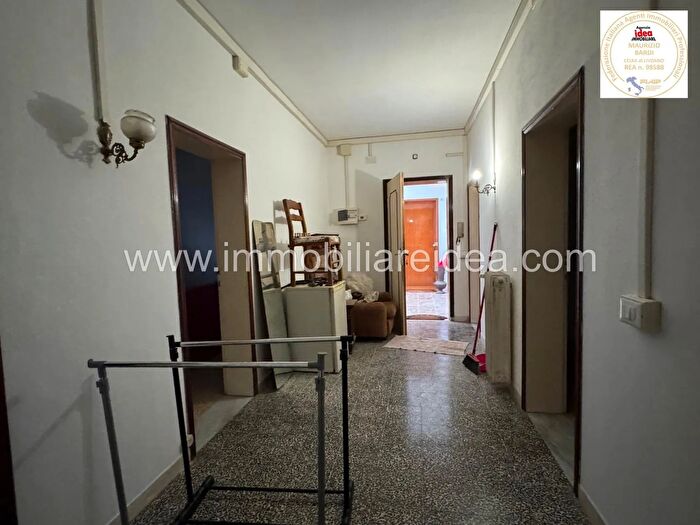 Appartamento con 6 locali in vendita in Castellina Marittima