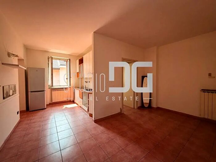 Appartamento trilocale in vendita in Via Luigi Calastri, Cesano Maderno