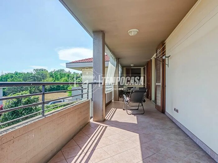 Appartamento quadrilocale in vendita in Via Giacomo Puccini, Somma Lombardo