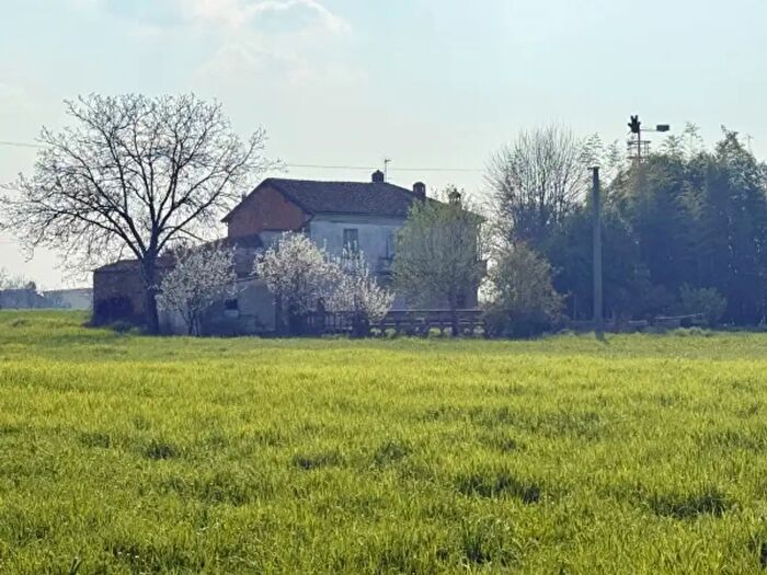 Casa con 5 locali in vendita in Strada dellAbbondanza, Voghera