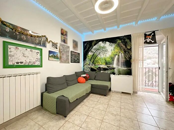 Appartamento trilocale in vendita in Corso Placido Martini, Montecompatri