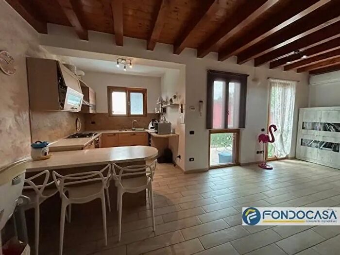 Appartamento trilocale in vendita in Via Spaventa, Cividate Al Piano