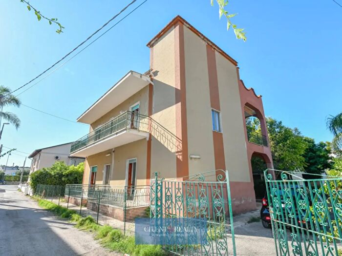 Appartamento con 12 locali in vendita in Via Vincenzo Montone, Castellabate