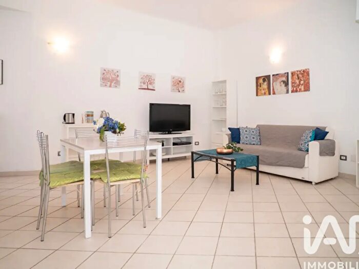 Appartamento trilocale in vendita in Via Matteo Boiardo, Roma