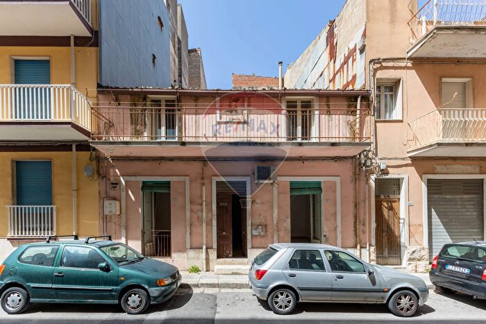 Casa con 6 locali in vendita in Via Empedocle, Ragusa