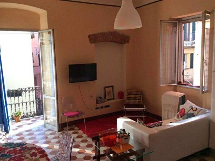 Appartamento trilocale in vendita in Vico Canoniche, Villanova DAlbenga