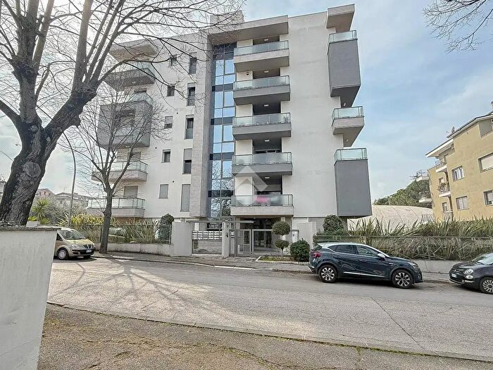 Appartamento trilocale in vendita in Via Gorizia, Chieti