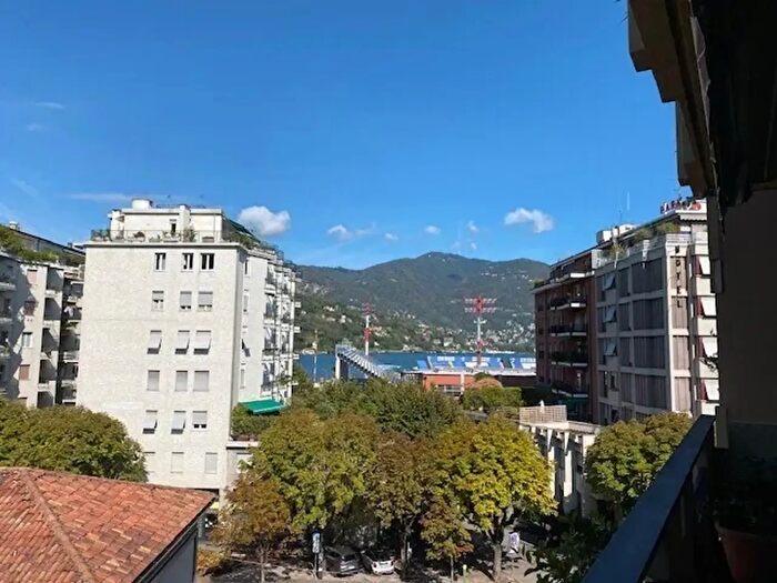 Appartamento bilocale in vendita in Viale Massenzio Masia, Como