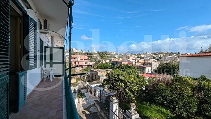 Appartamento trilocale in vendita in Corso Giuseppe Garibaldi, Monte Di Procida