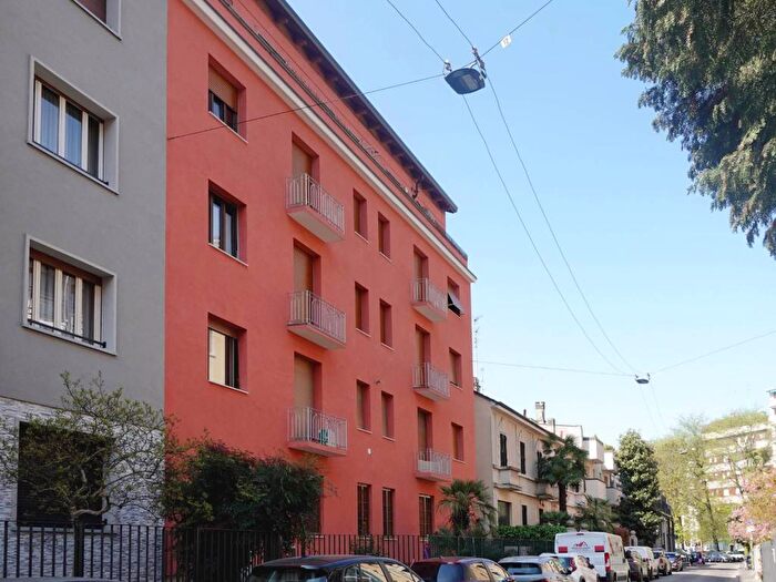 Appartamento trilocale in affitto in Via Giovanni Battista Moroni, Gambara, Milano