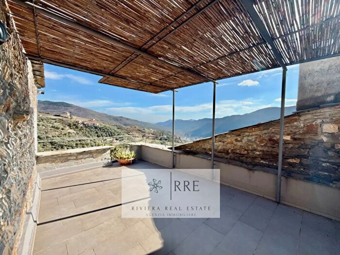 Casa con 10 locali in vendita in Borgata Aracà, Ranzo