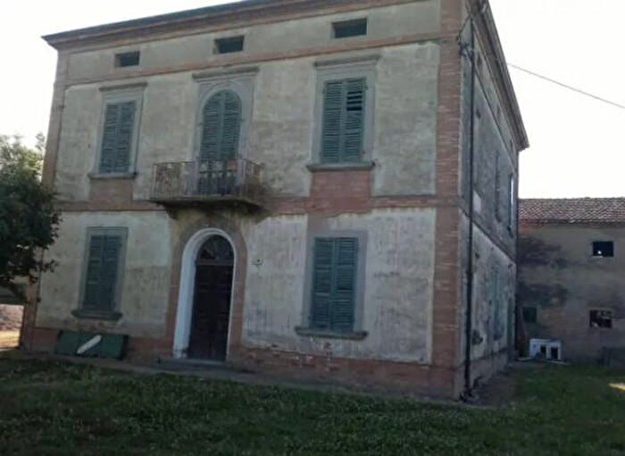 Casa con 6 locali in vendita in Via Torre, Russi