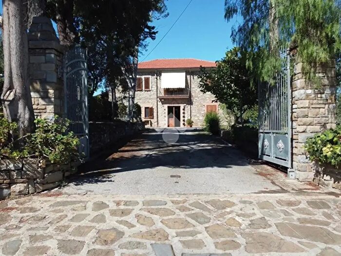 Appartamento trilocale in vendita in Località San Pietro, Castellabate